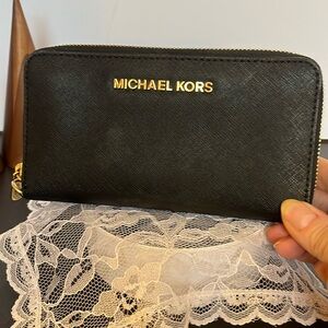 Michael Kors Black Leather zwallet